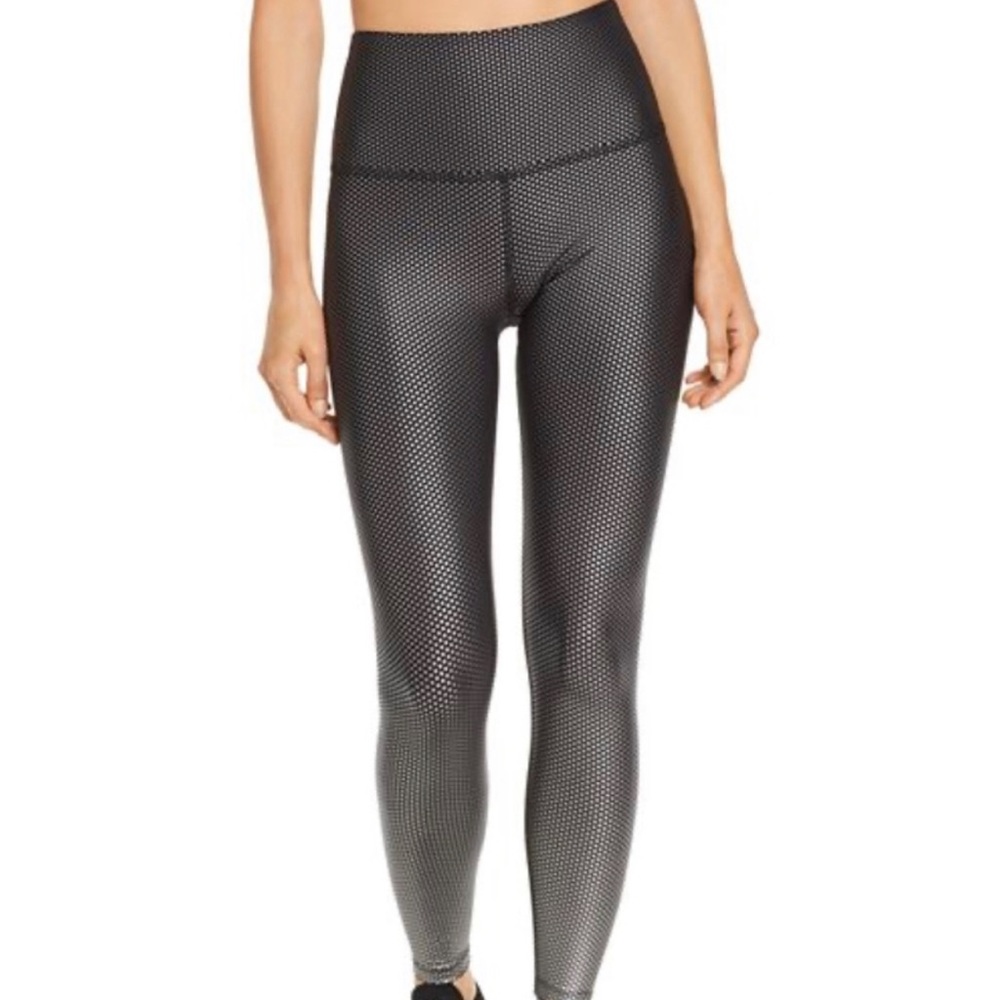 ❤️ Beyond Yoga ❤️ Spot on leggings size large